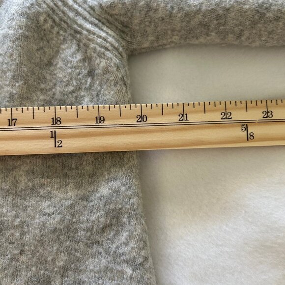 J. CREW V Neck Sweater SZM Merino Apaca Wool Blend Heather Grey Classic Pullover - Picture 6 of 8